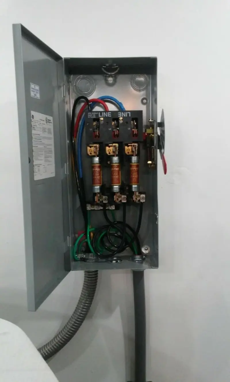 Three-phase disconnect switch installed for Electrical Wiring & Rewiring in Colorado City